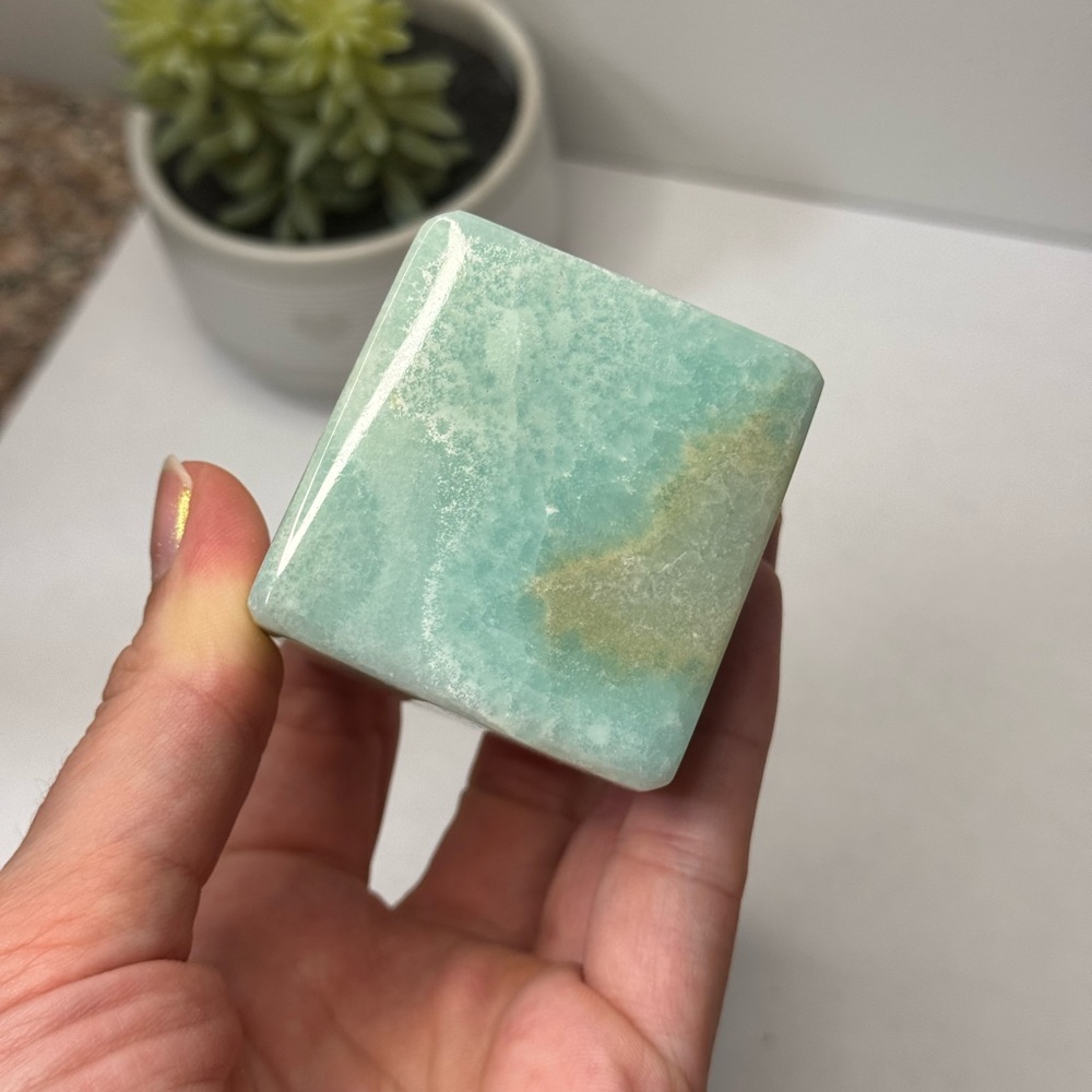 Caribbean Calcite Cube - Picture 5 of 8